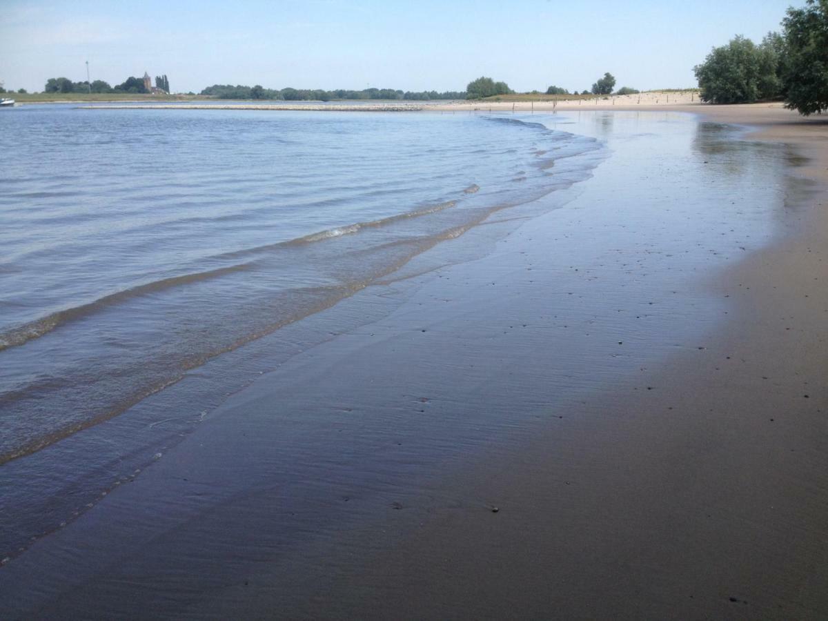 Unique Place On The River Waal Heerewaarden Экстерьер фото
